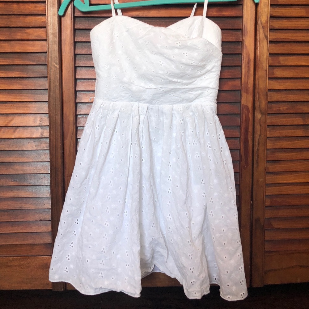 Short white dress